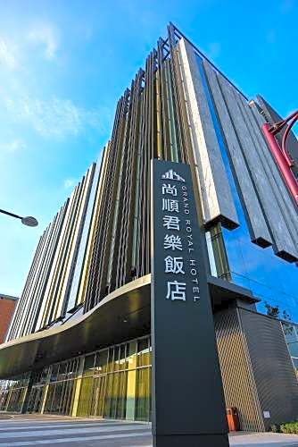 Grand Royal Hotel