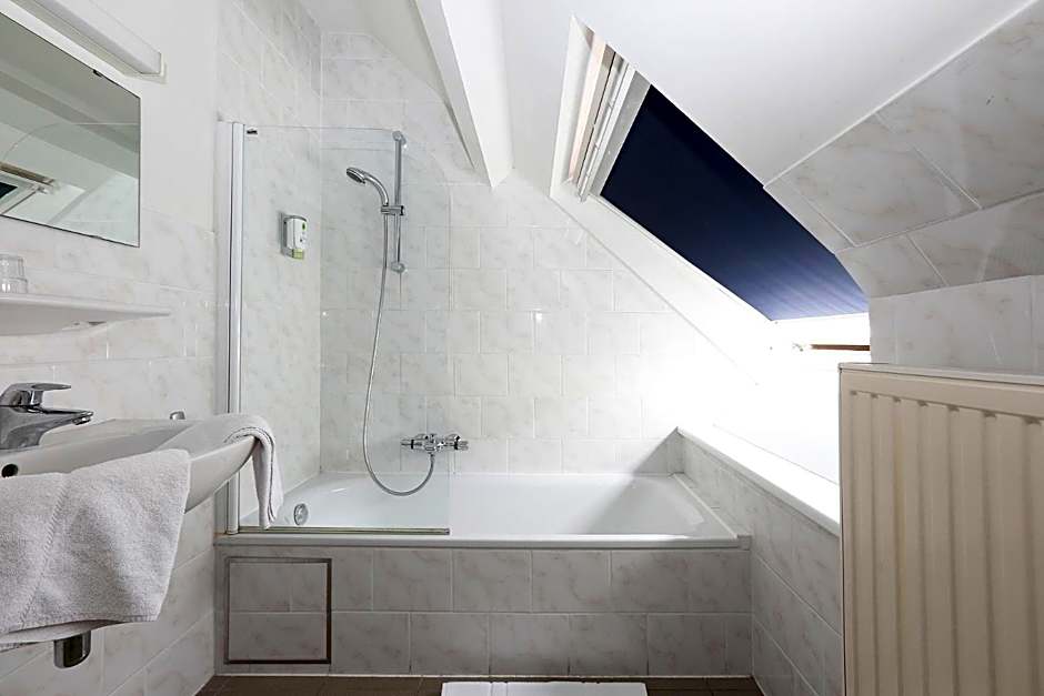 Foto 1 daripada 5 — Triple Room