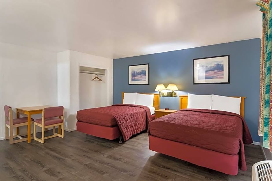 Rodeway Inn & Suites Sidney Historic Downtown I-80