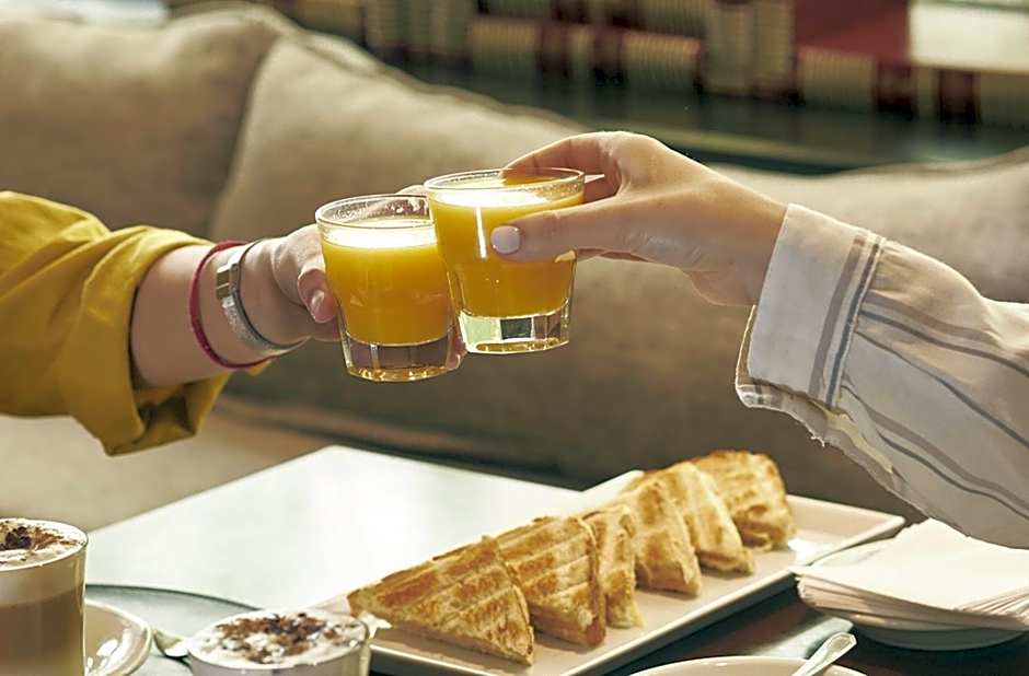 Cyan Americas Towers Hotel