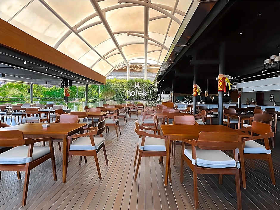 J4 Hotels Legian