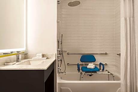Queen Room with Two Queen Beds and Tub - Mobility and Hearing Access