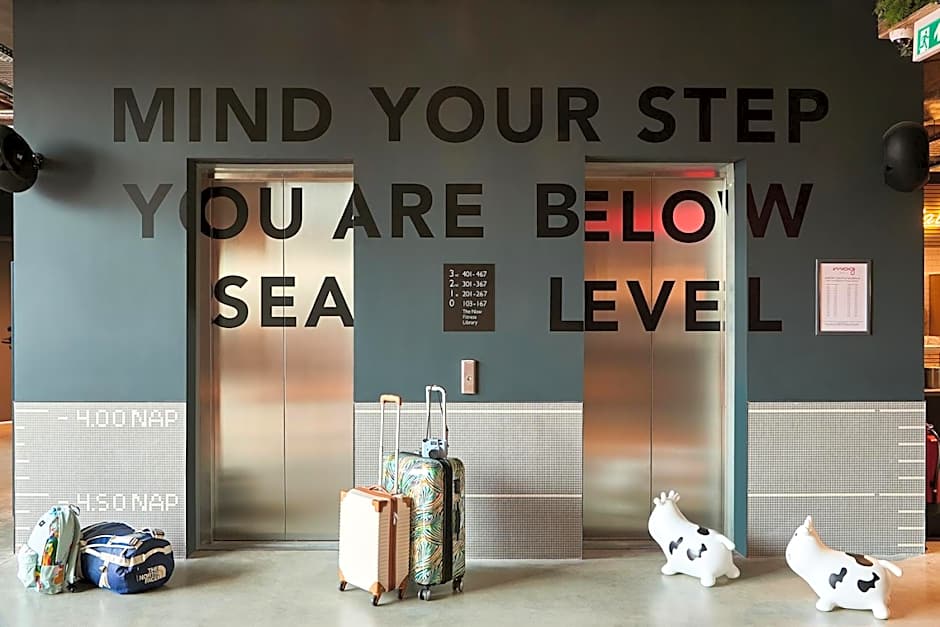 Moxy Amsterdam Schiphol Airport