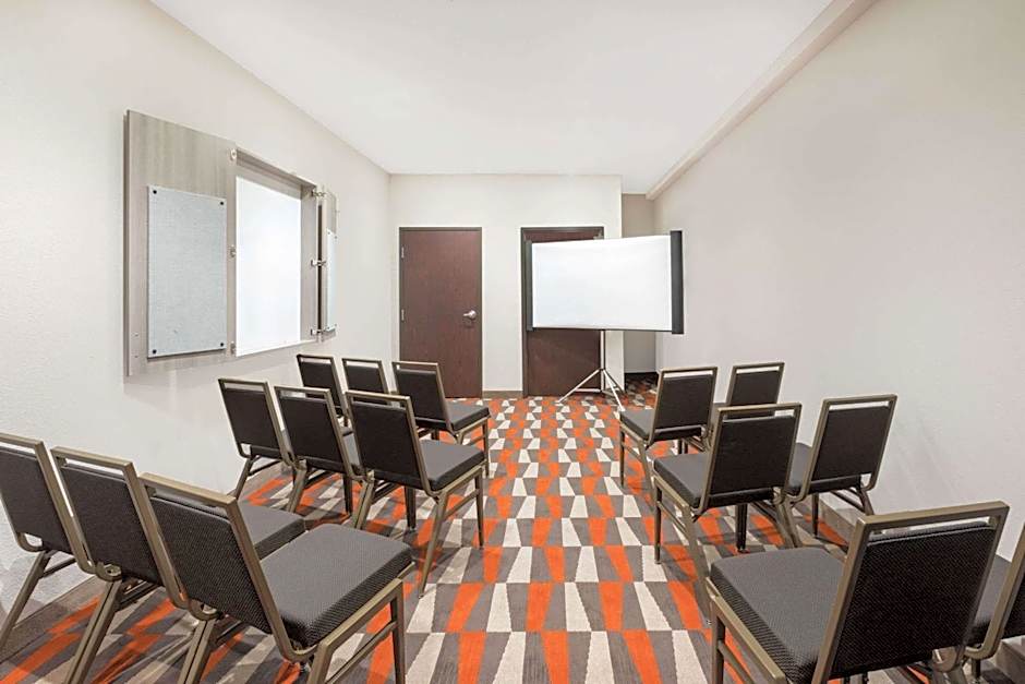 Microtel Inn & Suites by Wyndham Perry