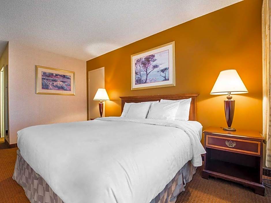 Clarion Inn And Events Center Pueblo North