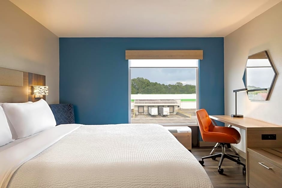 Holiday Inn Express & Suites Opelousas By IHG