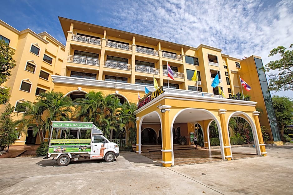 ROYAL PINEAPPLE HOTEL l a welcome to wealth and good fortune