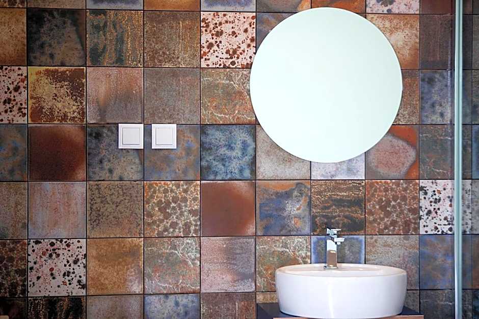 SALT LIPS - Azores Surf Experience