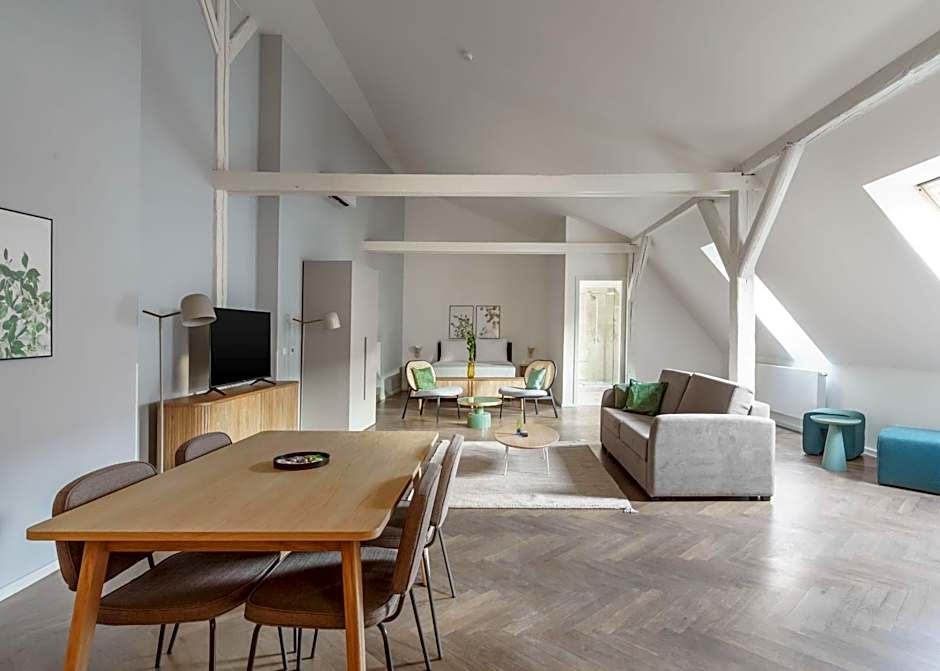 limehome Prague Halkova