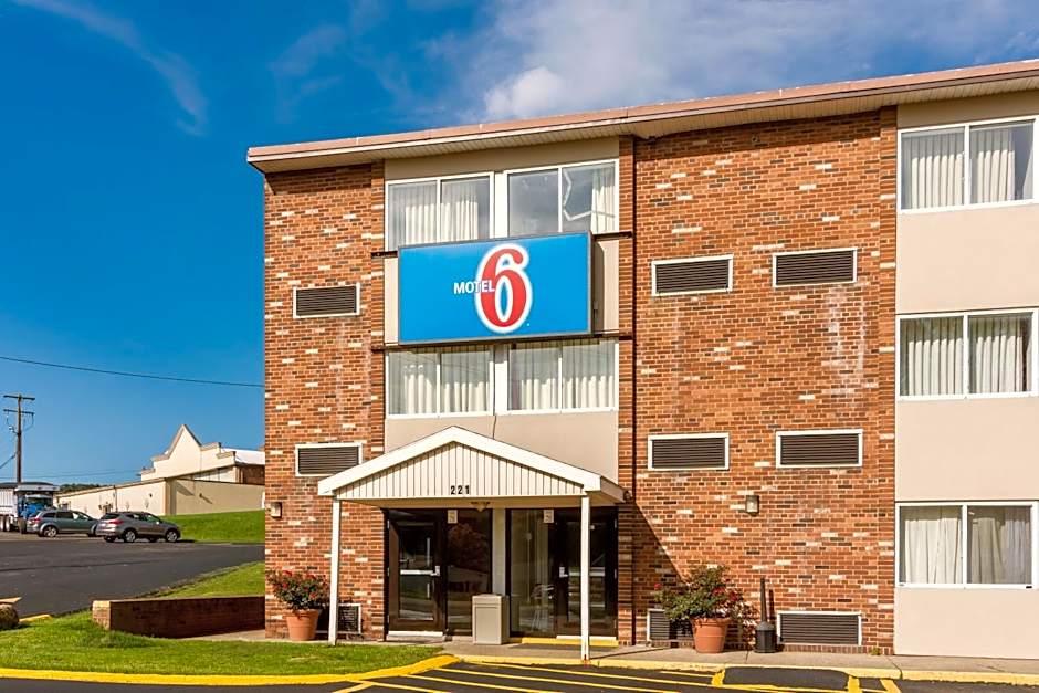 Motel 6-New Stanton, PA