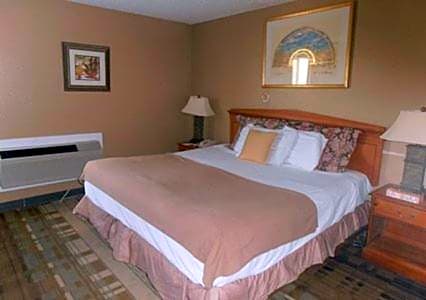 1 Queen Bed, Smoking