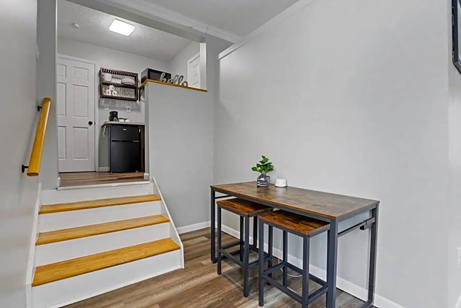 Housepitality - The Restful Studio - Cozy