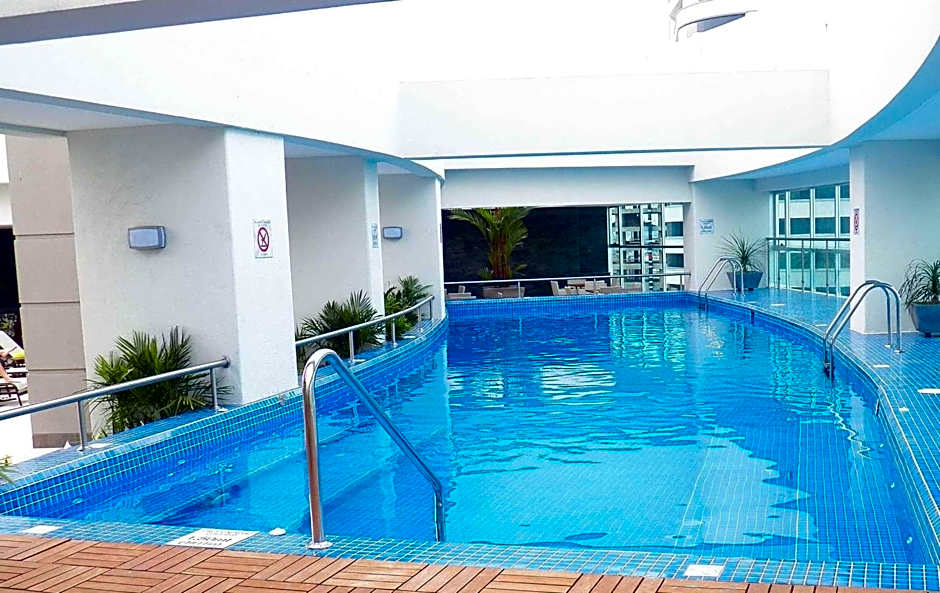 Wyndham Guayaquil, Puerto Santa Ana