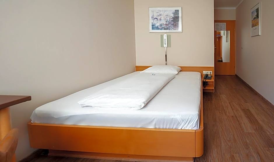 NOVAPARK Flugzeughotel Graz