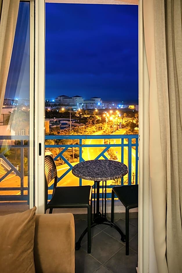 L'escale Appart-hôtel By 7AV HOTELS
