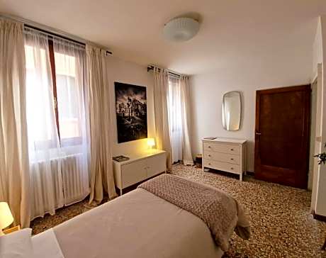 Single Room with Shared Bathroom