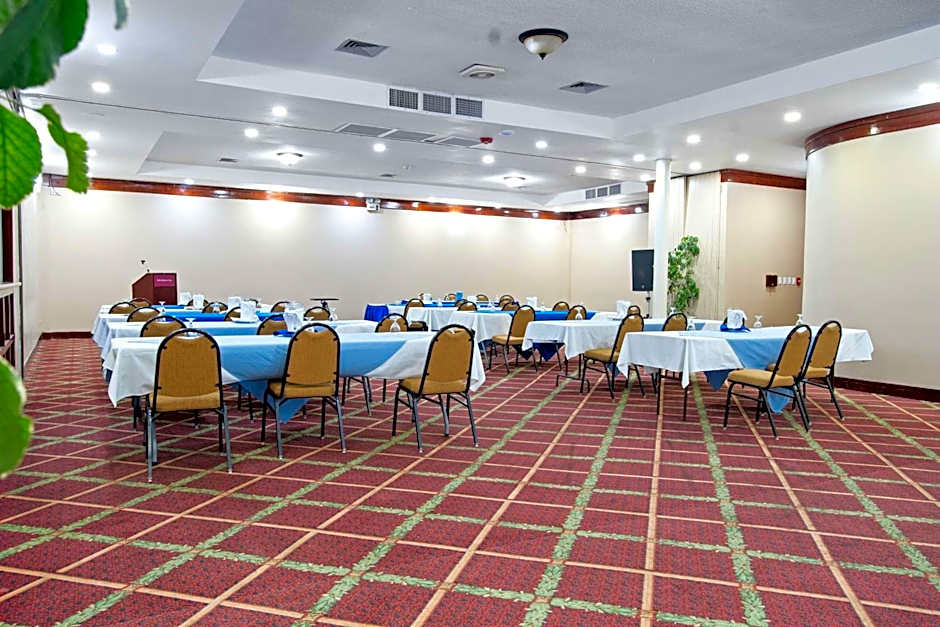 Best Western Plus Belize Biltmore Plaza