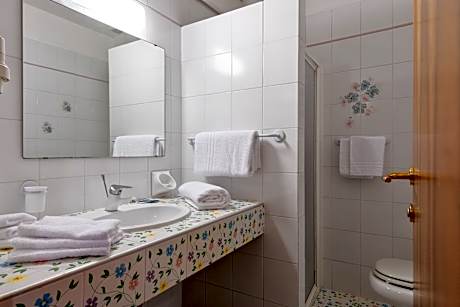 Double or Twin Room with Pool View