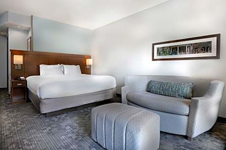 King Room with Sofa Bed and Balcony