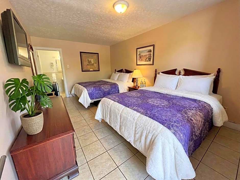 6267 Persepolis Inn
