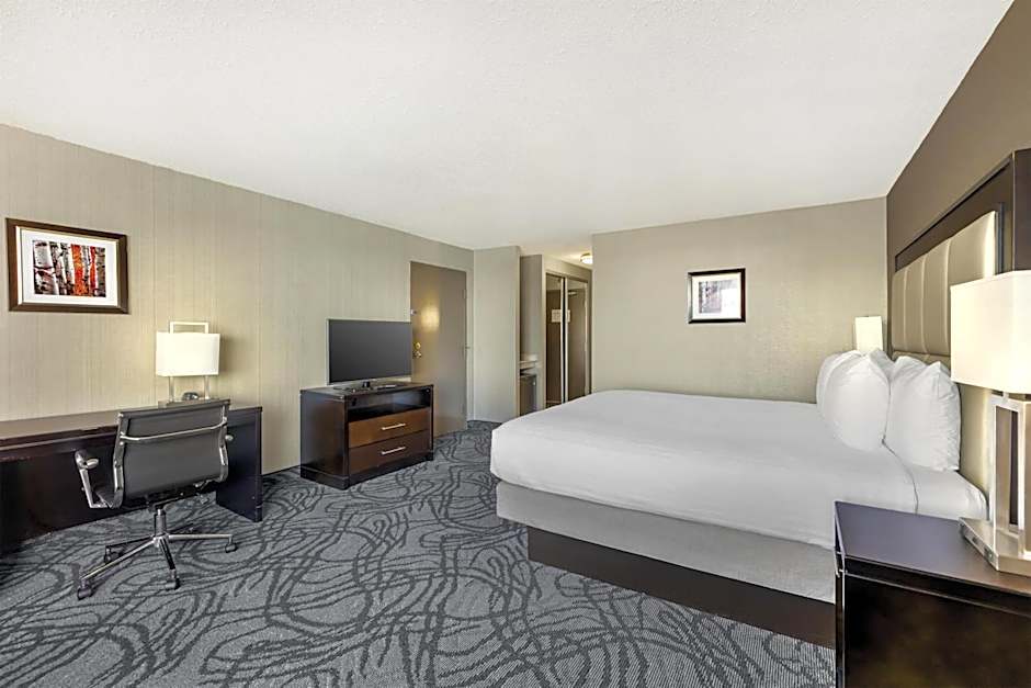 Best Western Plus Waterfront Hotel