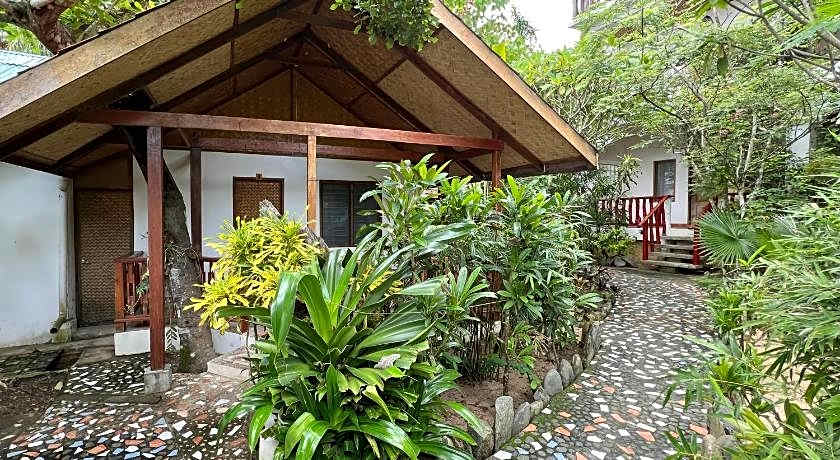 Golden Monkey Beach Hotel