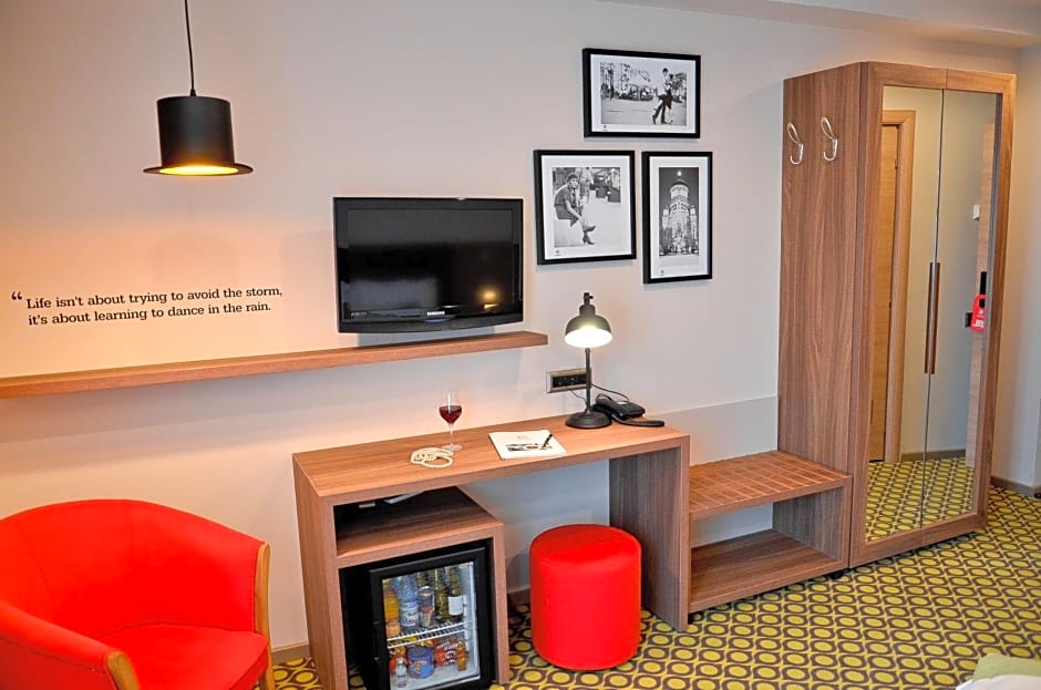 Hotel Capitolina City Chic