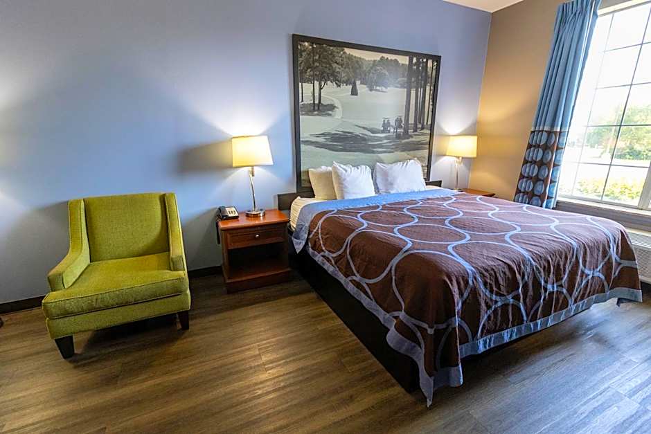 Super 8 by Wyndham Smithfield-Selma