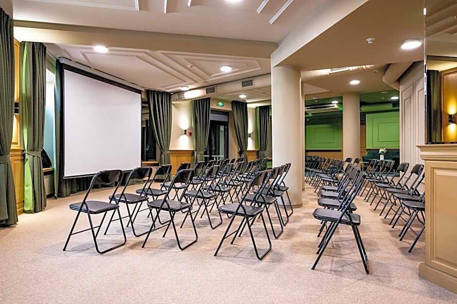 Готель Дніпро Dnipro Hotel