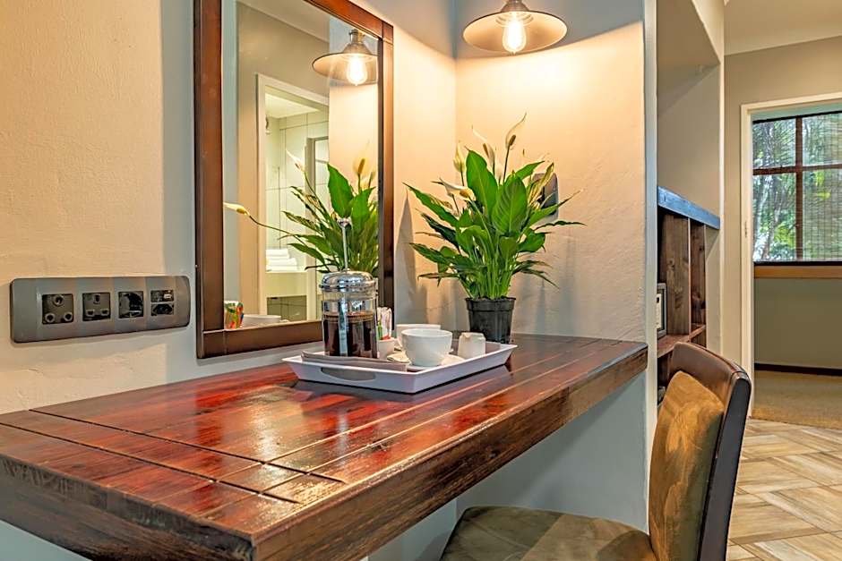 Hotel Numbi and Garden Suites