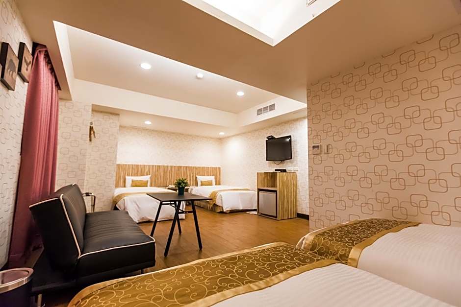 Photo 1 of 3 of Quadruple Room