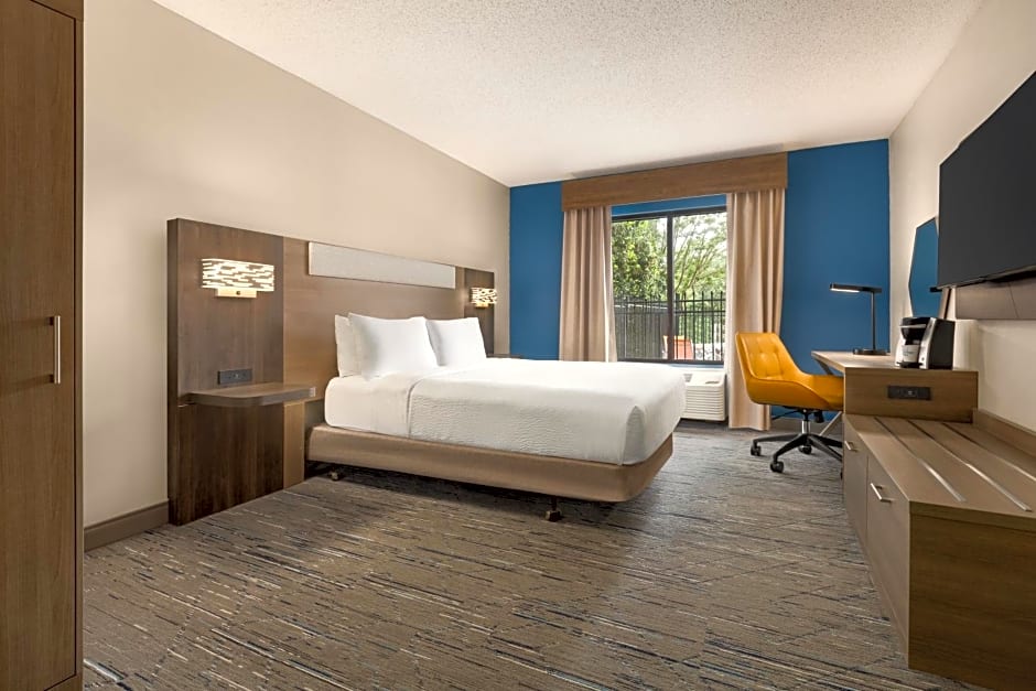 Holiday Inn Express & Suites Greenville-Downtown by IHG