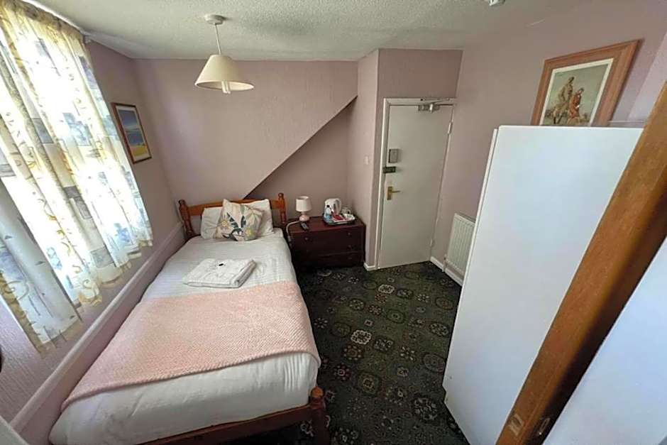 OYO Belvedere Guest House