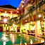 Super OYO Townhouse Oak Maxi Hotel Legian