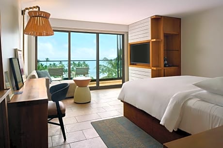 King Room with Ocean View and Accessible Shower