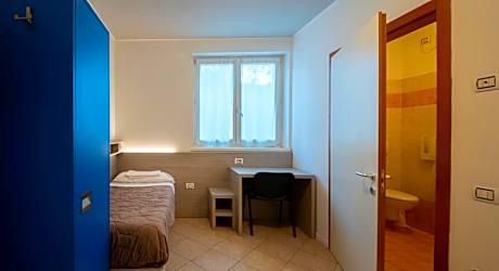 Twin Room with Bathroom