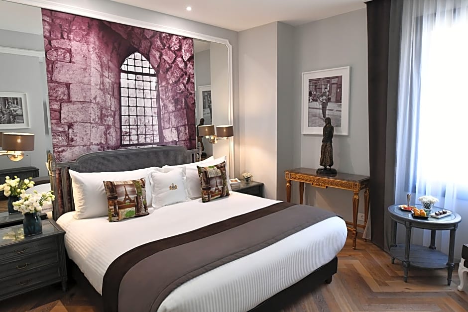 Le Bristol Hotel