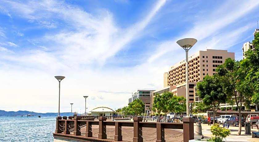 Aston Boutec Hotel Lintas Plaza