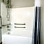 La Quinta Inn & Suites by Wyndham Elkhart