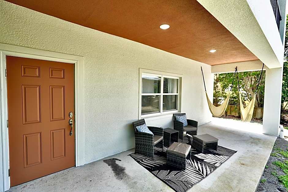 Villa Olivō -2BR Modern Luxury-River & Ocean Access