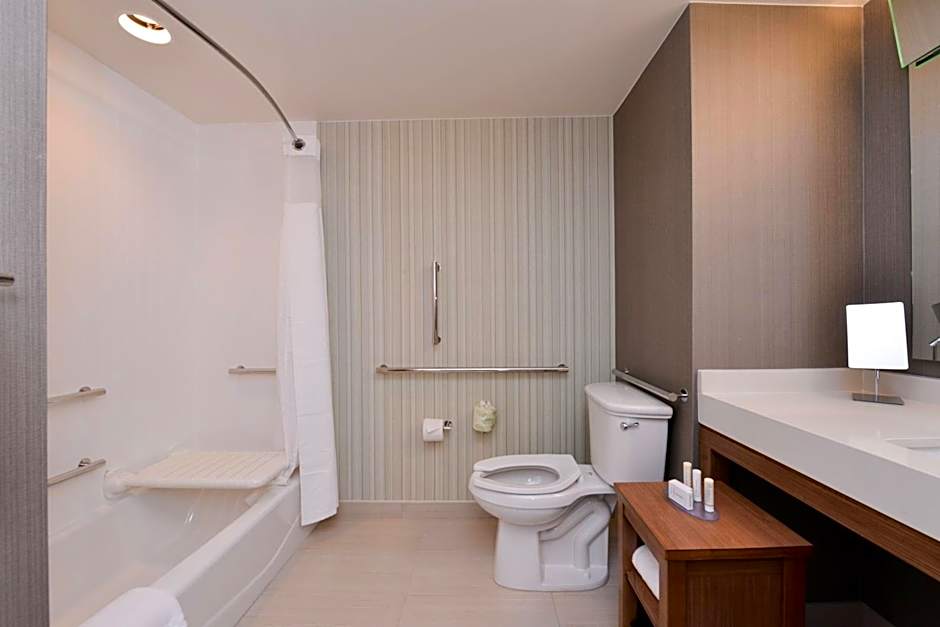 Courtyard by Marriott Toledo North