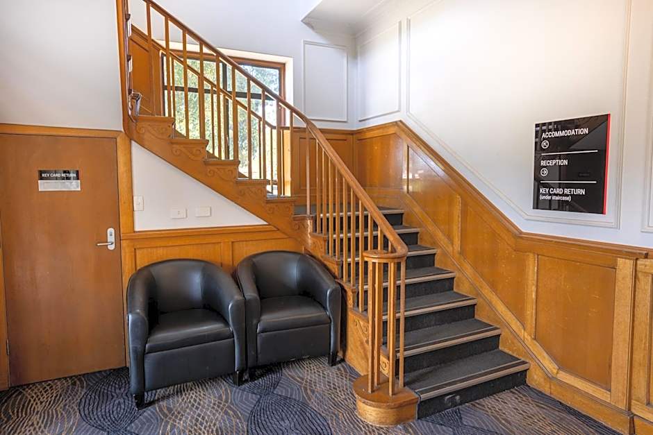 Nightcap at Rose & Crown Hotel