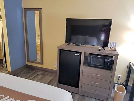 King Studio Suite - Non-Smoking