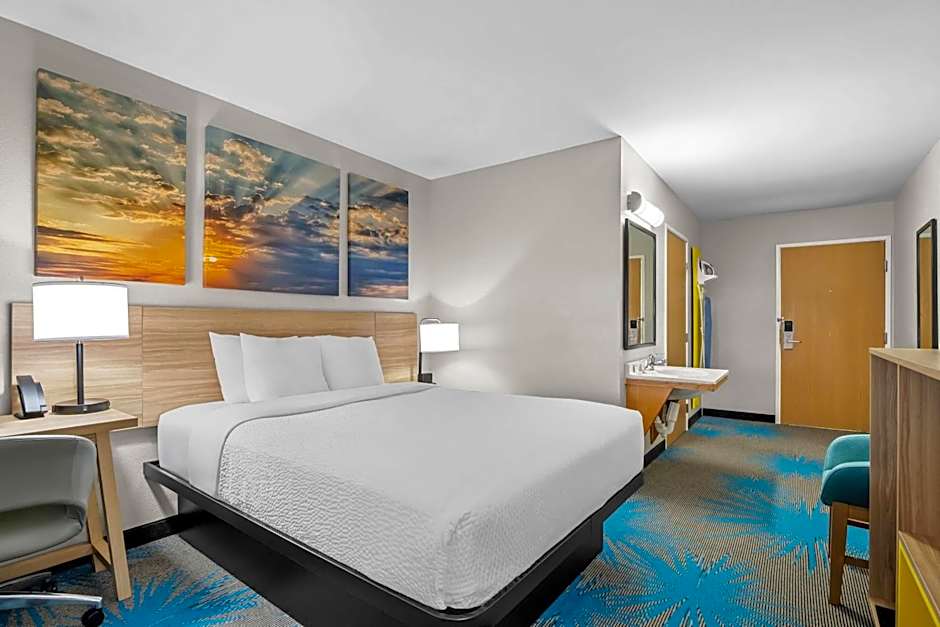 Days Inn by Wyndham Imlay City