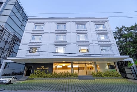 White Palace Hotel