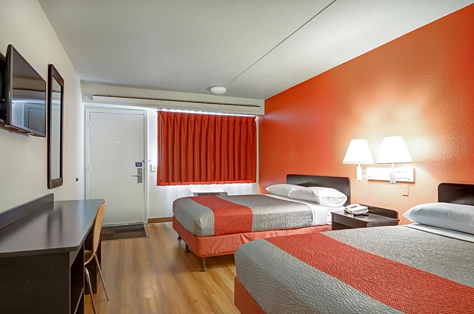 Motel 6-Springfield, MO - North