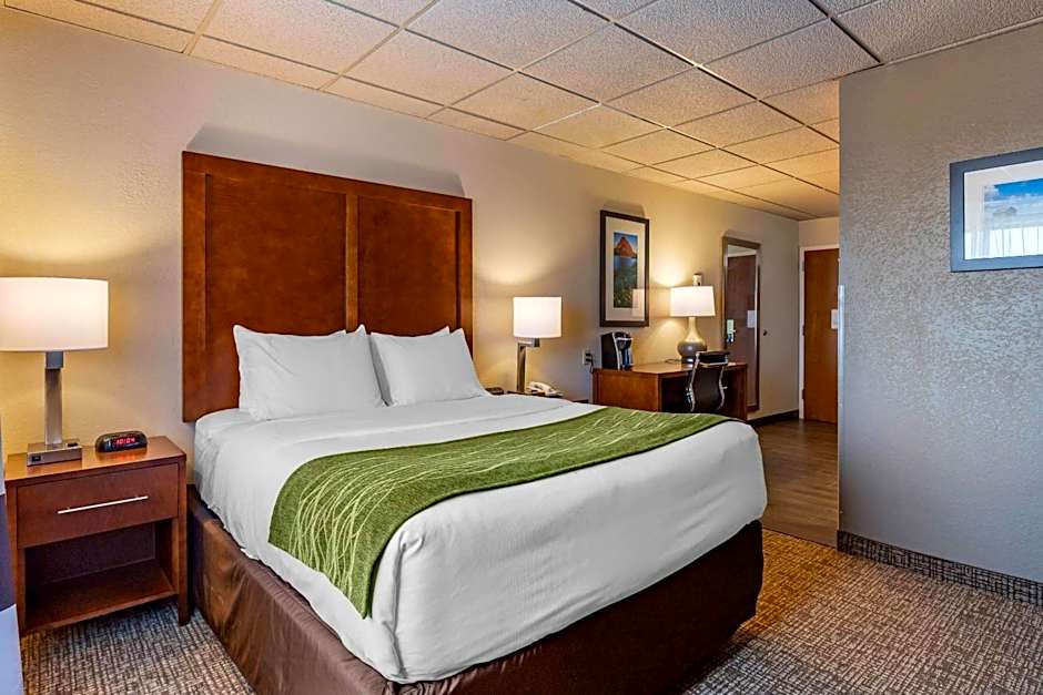 Comfort Inn & Suites Gateway to Glacier National Park