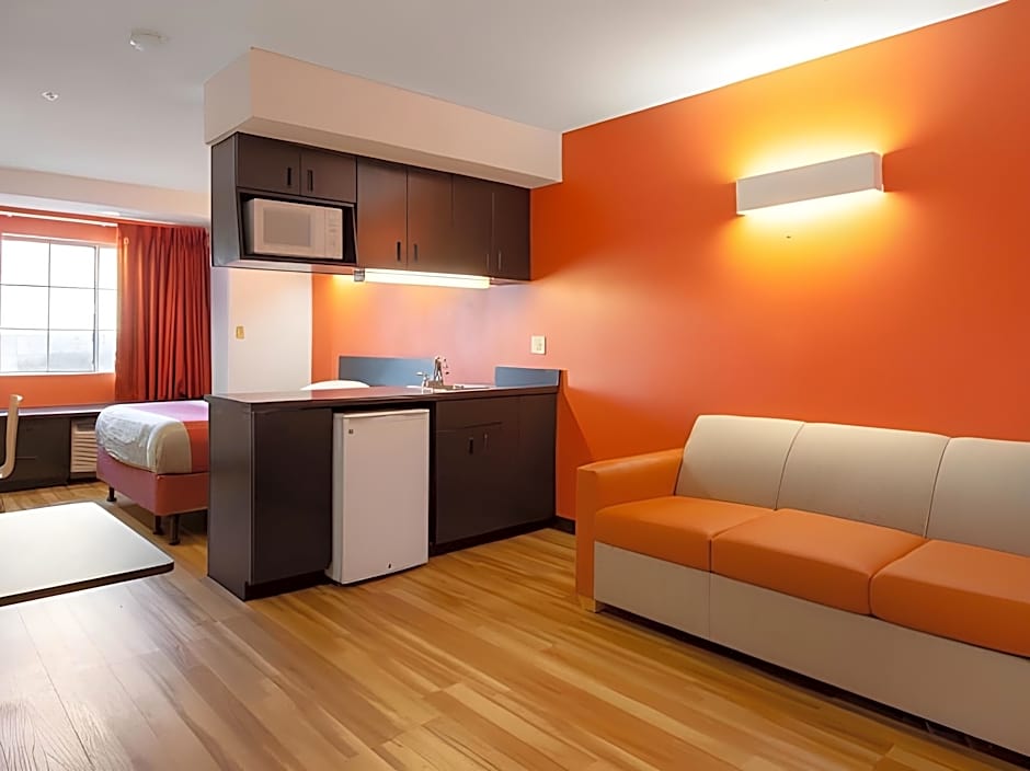 Motel 6-El Paso, TX - Southeast