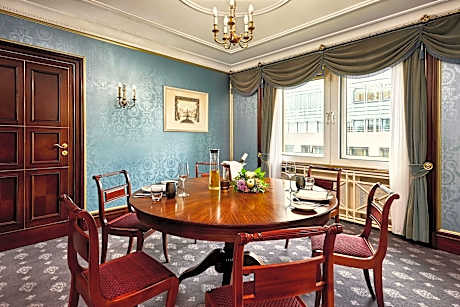 Presidential Suite, Presidential Suite, 1 King, Skyline view, High floor