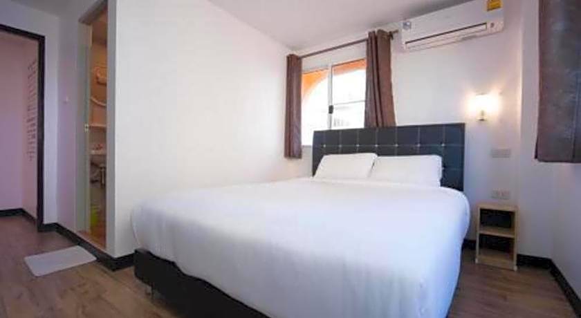 Hoppers Place Donmuang Hostel